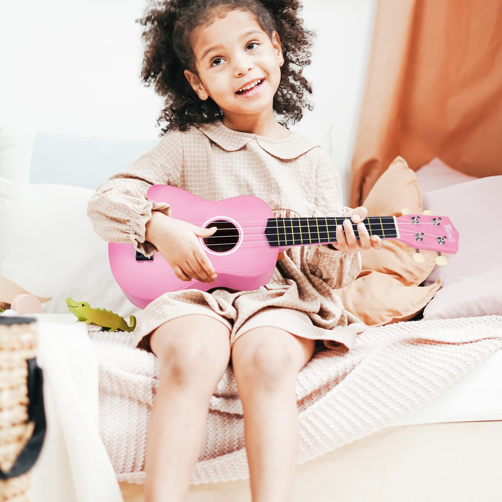Trendy Soprano Ukulele for Beginners 21 Inch Hawaiian Wood Ukuleles for Adult Student Starter Four Strings Guitar (Pink)